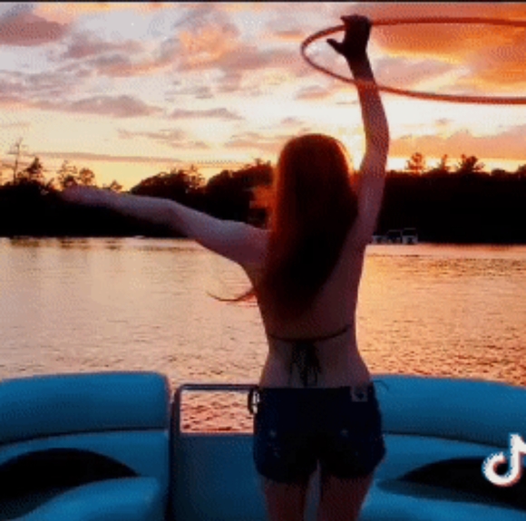 Meet your Posher, Lindsey - Picture 2 of 8